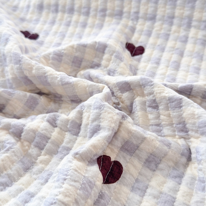 91家纺网 家纺一手货源 找家纺 橙子家居 2024新款A类木棉印花床盖三件套四季款夹层新疆棉花 爱心格