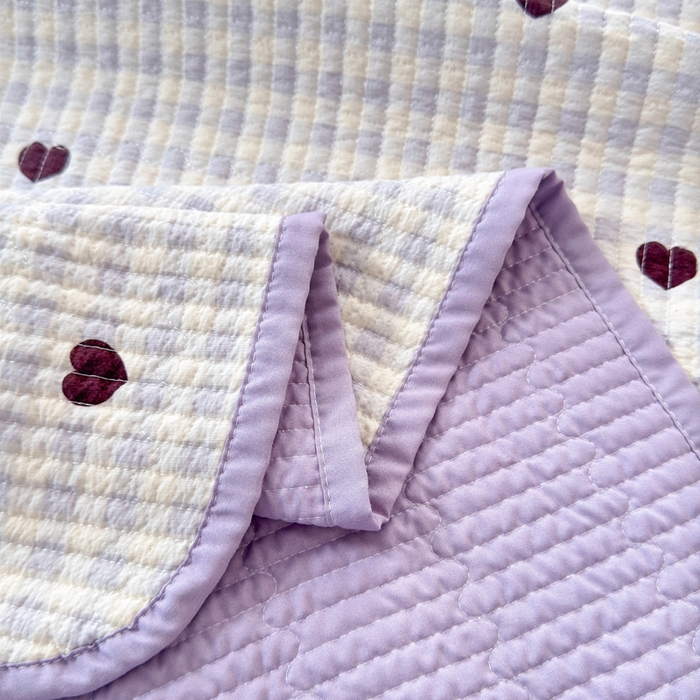 91家纺网 家纺一手货源 找家纺 橙子家居 2024新款A类木棉印花床盖三件套四季款夹层新疆棉花 爱心格