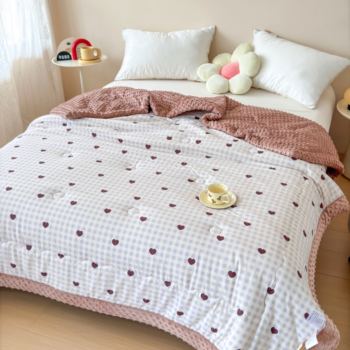 91家纺网 家纺一手货源 找家纺 橙子家居 2024新款【跑量款】A类母婴安抚豆豆被 被子被芯 豆豆被-爱心格