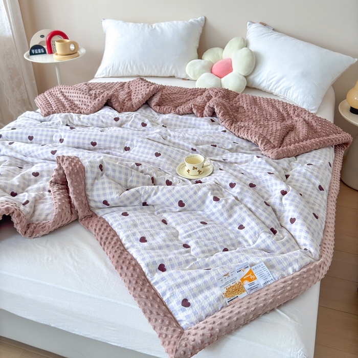 91家纺网 家纺一手货源 找家纺 橙子家居 2024新款【跑量款】A类母婴安抚豆豆被 被子被芯 豆豆被-爱心格