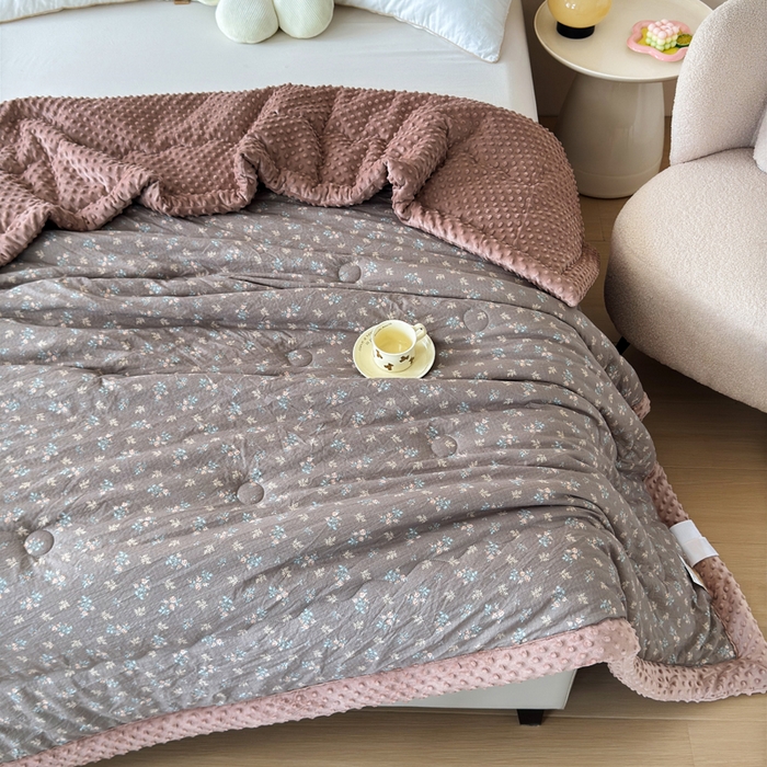 91家纺网 家纺一手货源 找家纺 橙子家居 2024新款【跑量款】A类母婴安抚豆豆被 被子被芯 豆豆被-含苞待放