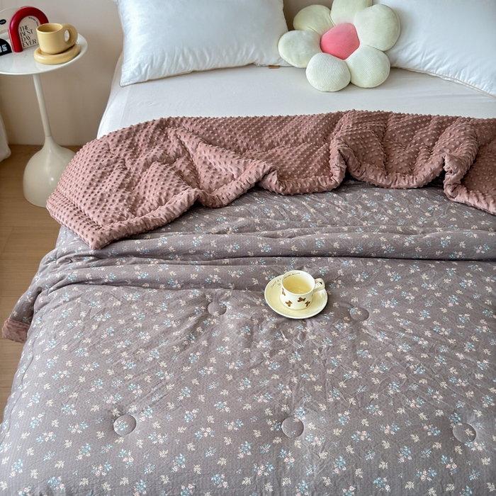 91家纺网 家纺一手货源 找家纺 橙子家居 2024新款【跑量款】A类母婴安抚豆豆被 被子被芯 豆豆被-含苞待放