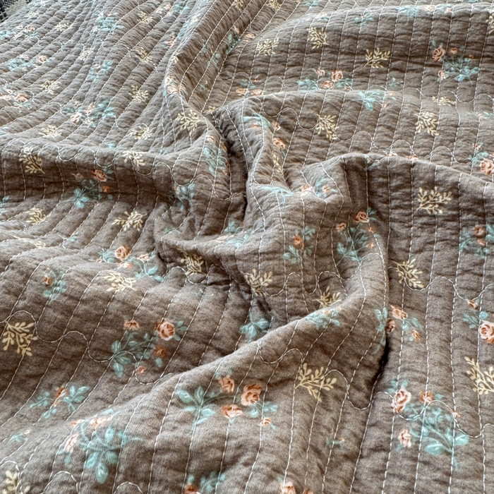 91家纺网 家纺一手货源 找家纺 橙子家居 2024新款A类木棉印花床盖三件套四季款夹层新疆棉花 含苞待放