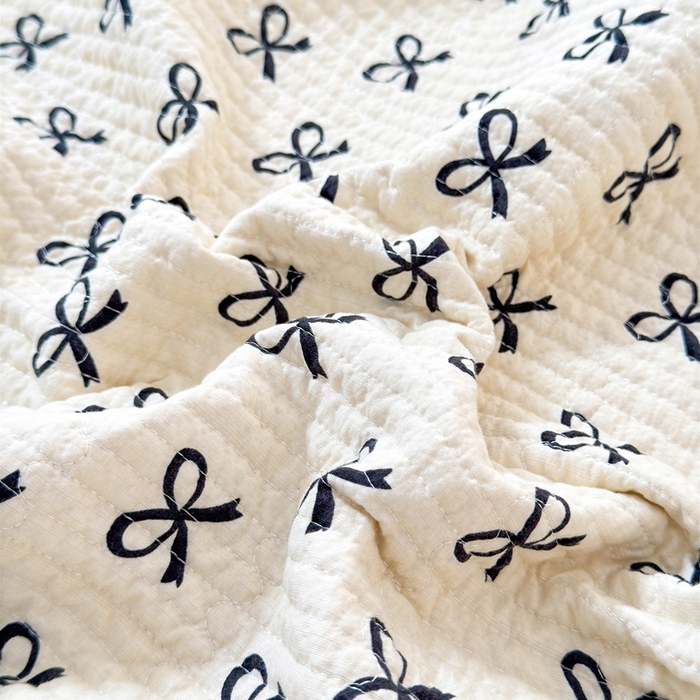 91家纺网 家纺一手货源 找家纺 橙子家居 2024新款A类木棉印花床盖三件套四季款夹层新疆棉花 蝴蝶结