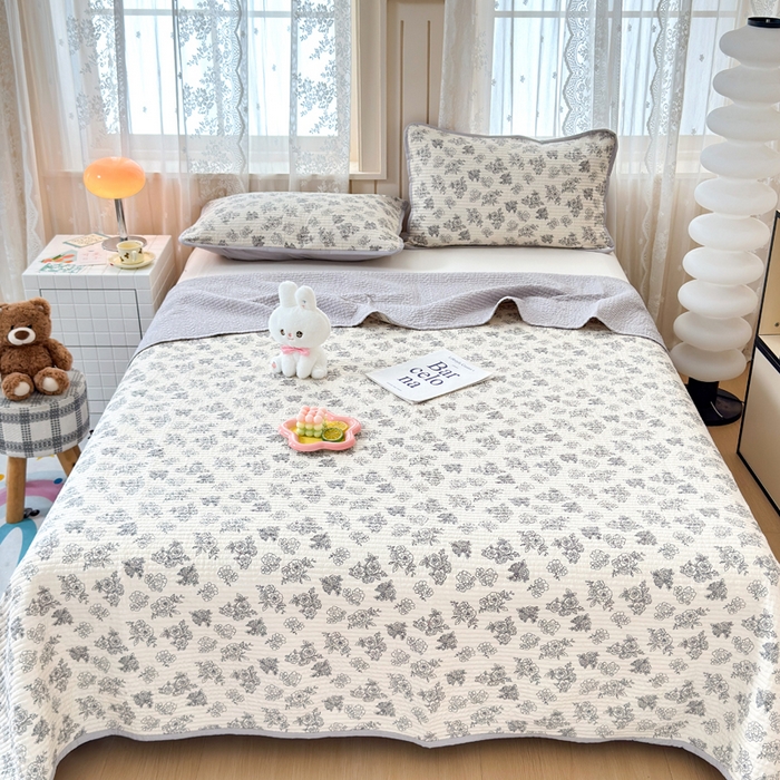 91家纺网 家纺一手货源 找家纺 橙子家居 2024新款A类木棉印花床盖三件套四季款夹层新疆棉花 锦上添花