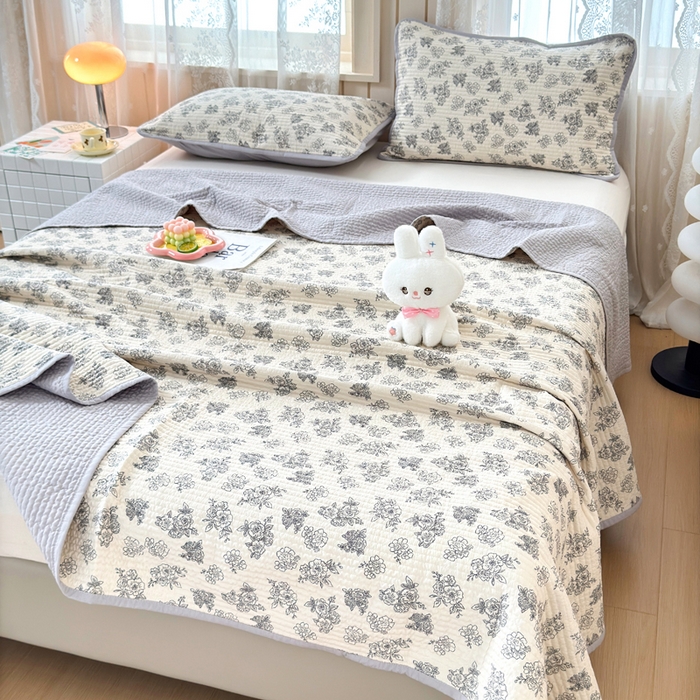 91家纺网 家纺一手货源 找家纺 橙子家居 2024新款A类木棉印花床盖三件套四季款夹层新疆棉花 锦上添花