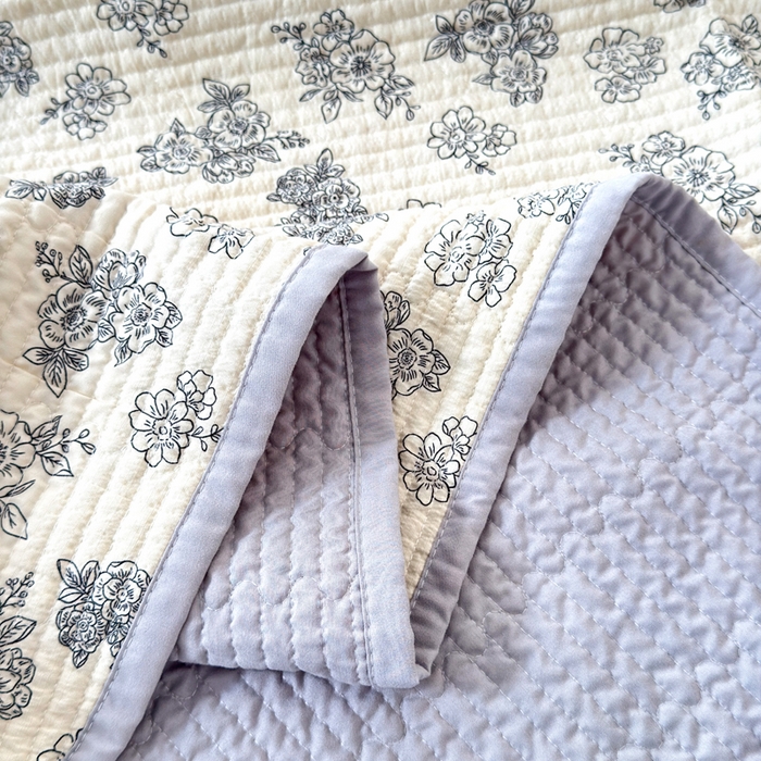 91家纺网 家纺一手货源 找家纺 橙子家居 2024新款A类木棉印花床盖三件套四季款夹层新疆棉花 锦上添花