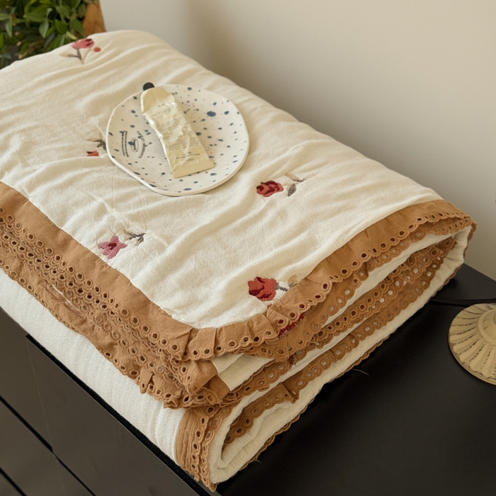 91家纺网 家纺一手货源 找家纺 橙子家居 2025新款韩国泡芙被纯棉五层纱布夏被夏凉被空调被 春暖花开