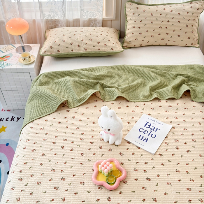 91家纺网 家纺一手货源 找家纺 橙子家居 2024新款A类木棉印花床盖三件套四季款夹层新疆棉花 栀子花