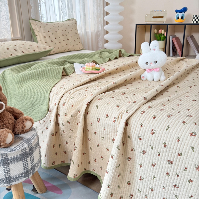 91家纺网 家纺一手货源 找家纺 橙子家居 2024新款A类木棉印花床盖三件套四季款夹层新疆棉花 栀子花