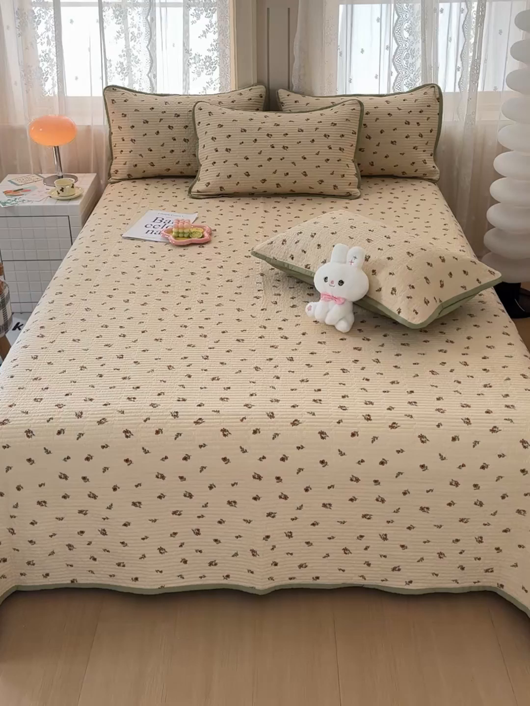 91家纺网 家纺一手货源 找家纺 橙子家居 2024新款A类木棉印花床盖三件套四季款夹层新疆棉花 栀子花