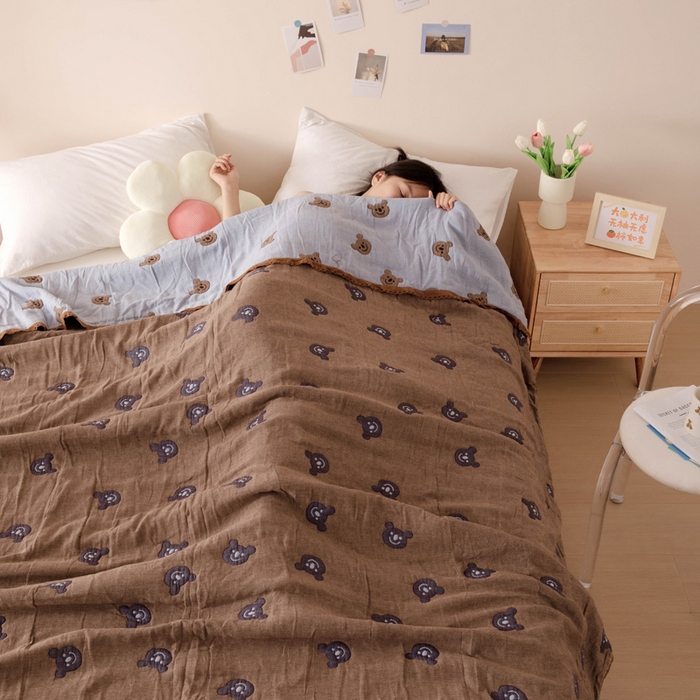 91家纺网 家纺一手货源 找家纺 橙子家居 2025新款韩国泡芙被纯棉五层纱布夏被夏凉被空调被 熊仔安眠