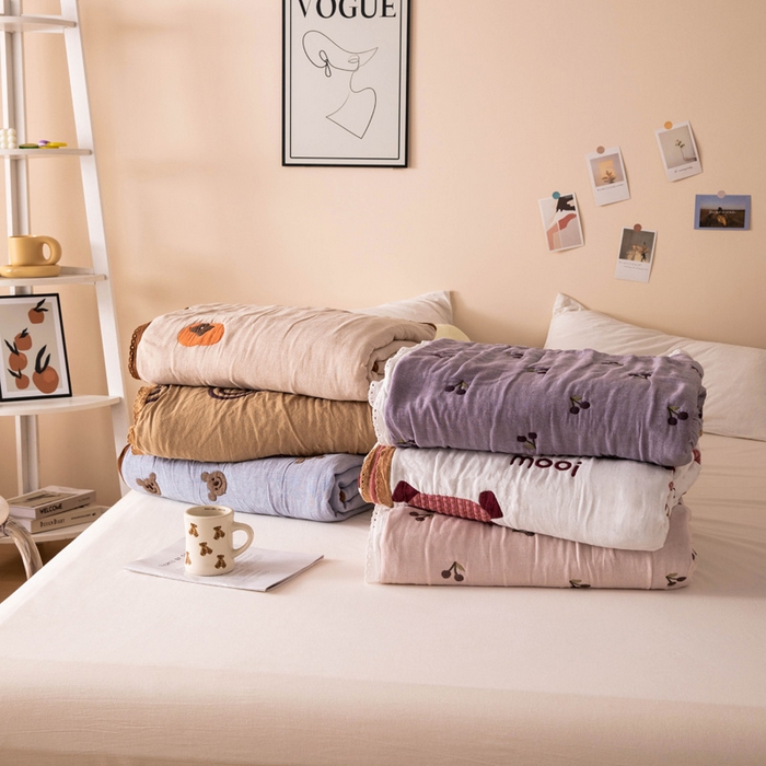 91家纺网 家纺一手货源 找家纺 橙子家居 2025新款韩国泡芙被纯棉五层纱布夏被夏凉被空调被 熊仔安眠