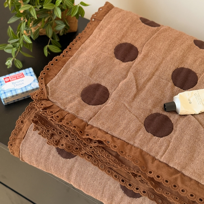 91家纺网 家纺一手货源 找家纺 橙子家居 2025新款韩国泡芙被纯棉五层纱布夏被夏凉被空调被 圆点咖