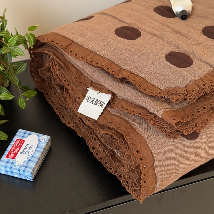 91家纺网 家纺一手货源 找家纺 橙子家居 2025新款韩国泡芙被纯棉五层纱布夏被夏凉被空调被 圆点咖