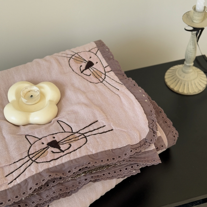 91家纺网 家纺一手货源 找家纺 橙子家居 2025新款韩国泡芙被纯棉五层纱布夏被夏凉被空调被 长胡须喵