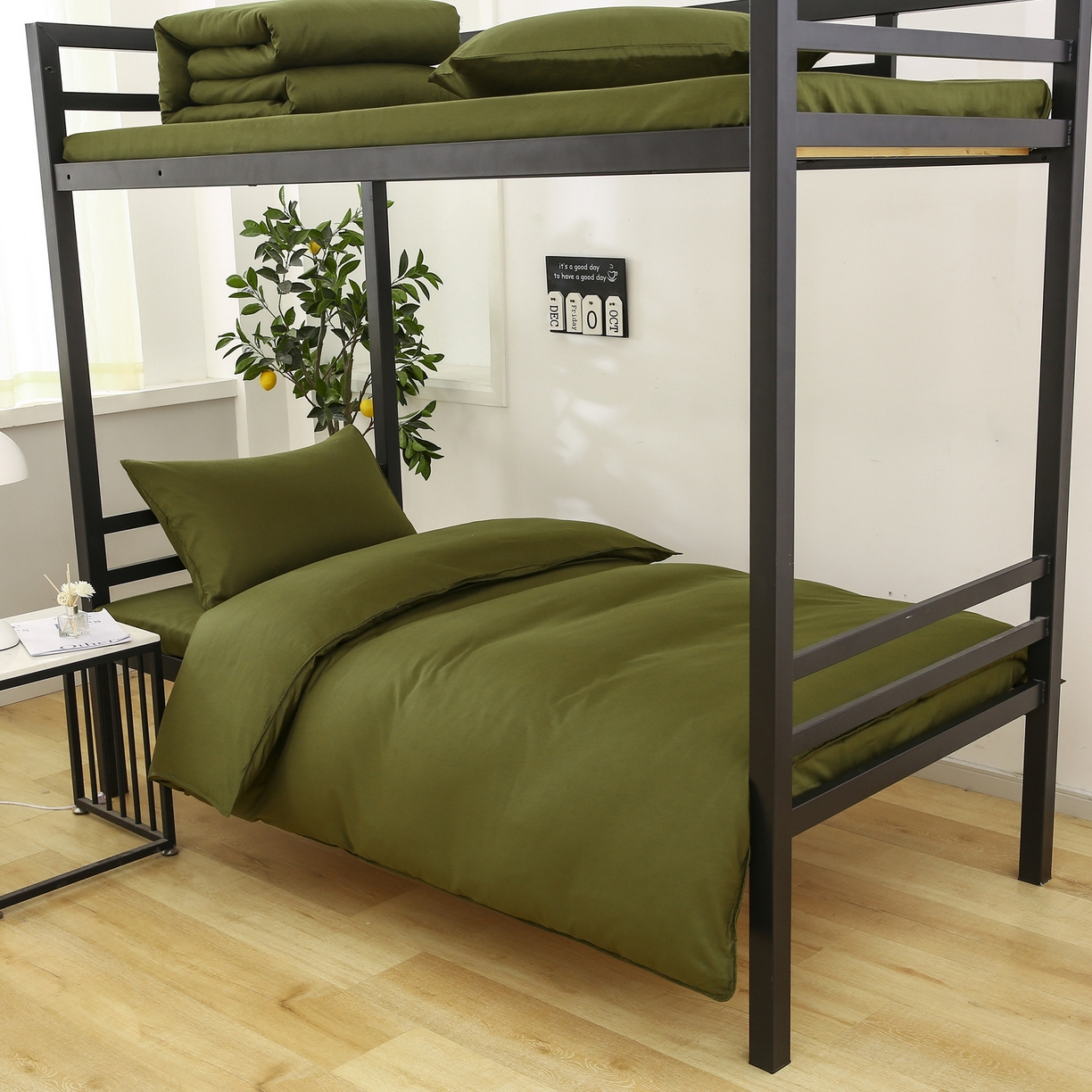 91家纺网 家纺一手货源 找家纺 橙子家居 2025新款全棉纯棉上下铺宿舍三件套多件套系列 军绿