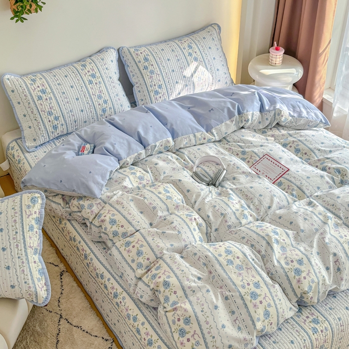 91家纺网 家纺一手货源 找家纺 橙子家居 2025新款双面纯棉夹层新疆棉花数码印花系列床盖单件-单床盖 花蔓蓝