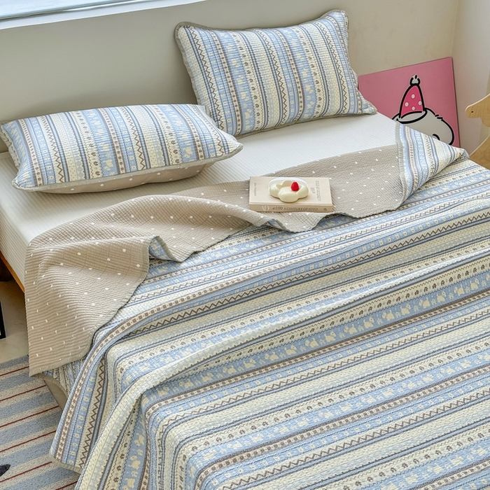91家纺网 家纺一手货源 找家纺 橙子家居 2025新款双面全棉纯棉13372印花棉花床盖三件套-第二批 波西米亚浅蓝
