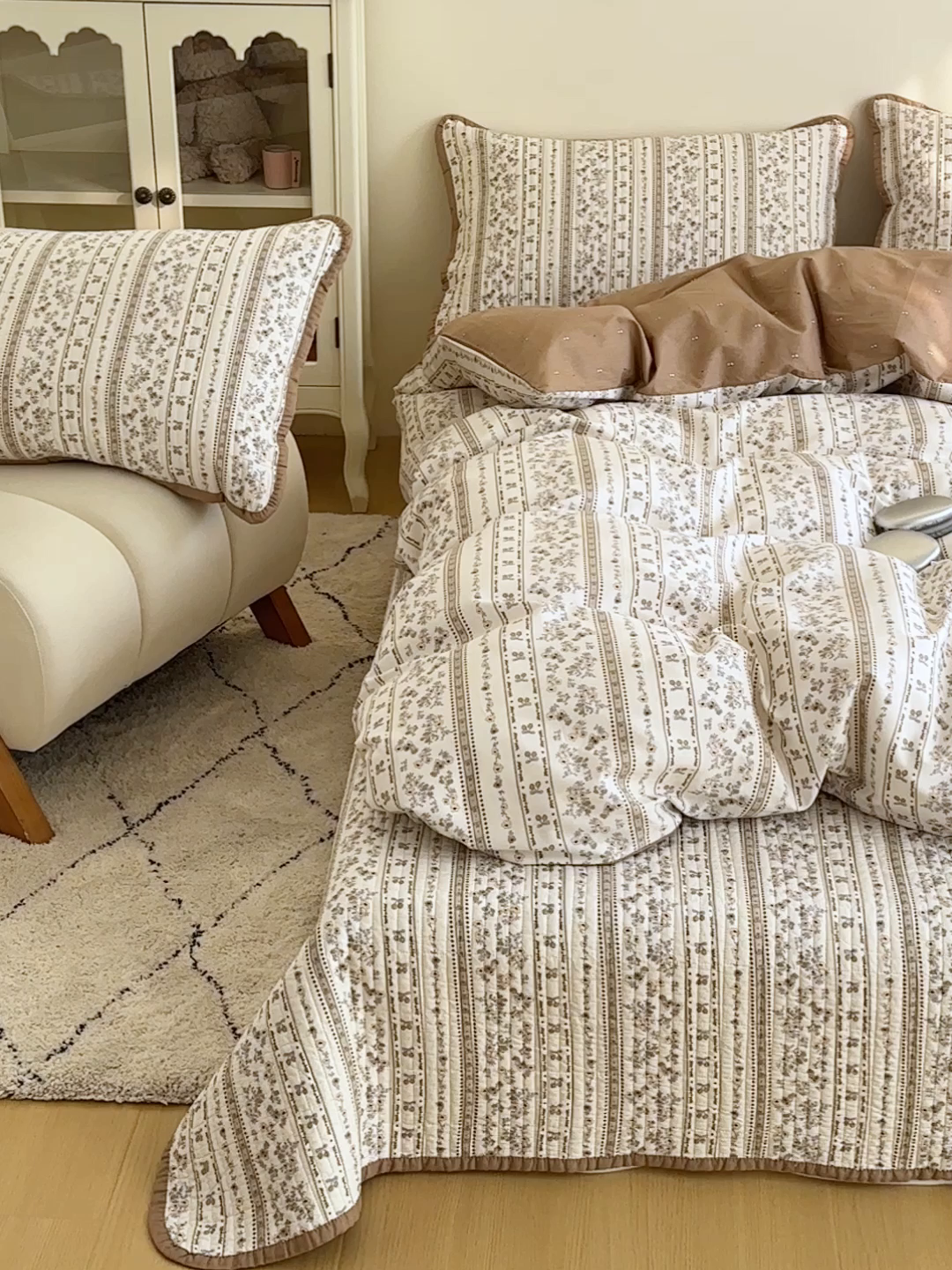 91家纺网 家纺一手货源 找家纺 橙子家居 2025新款双面纯棉夹层新疆棉花数码印花系列床盖单件-单床盖 花野