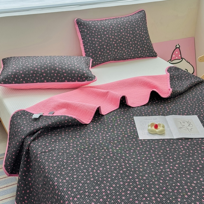 91家纺网 家纺一手货源 找家纺 橙子家居 2025新款双面全棉纯棉13372印花棉花床盖三件套-第二批 漫语