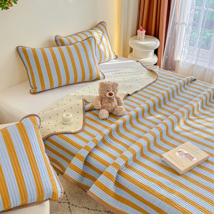 91家纺网 家纺一手货源 找家纺 橙子家居 2025新款双面纯棉夹层新疆棉花数码印花系列床盖单件-单床盖 黄宽条