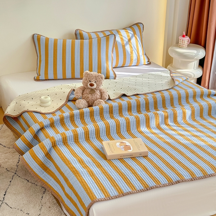 91家纺网 家纺一手货源 找家纺 橙子家居 2025新款双面纯棉夹层新疆棉花数码印花系列床盖单件-单床盖 黄宽条