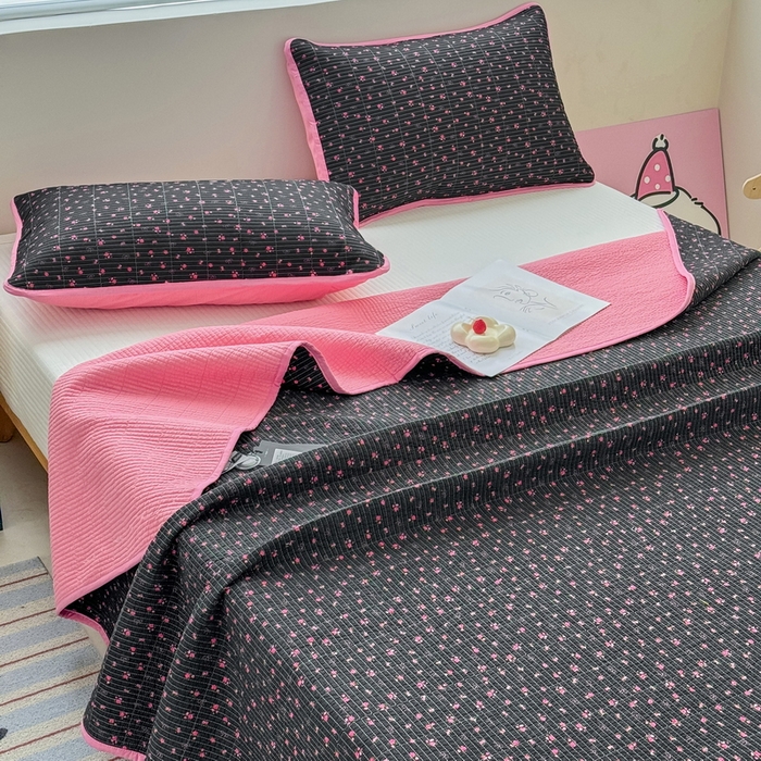 91家纺网 家纺一手货源 找家纺 橙子家居 2025新款双面全棉纯棉13372印花棉花床盖三件套-第二批 漫语