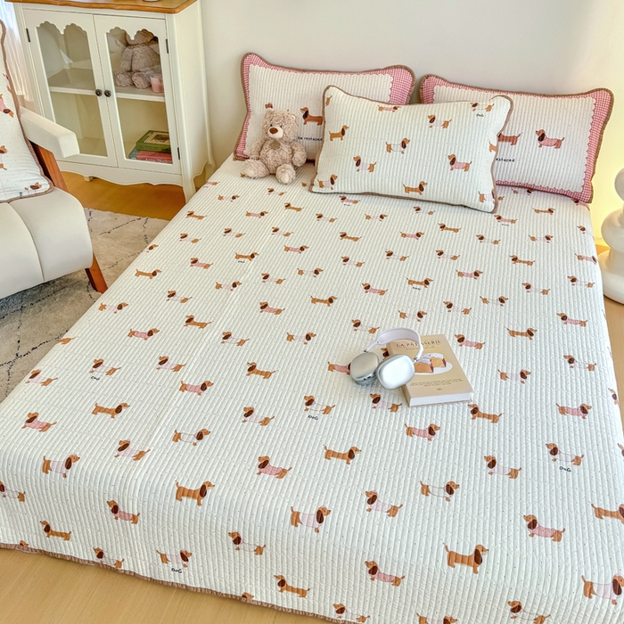 91家纺网 家纺一手货源 找家纺 橙子家居 2025新款双面纯棉夹层新疆棉花数码印花系列床盖单件-单床盖 淑女狗