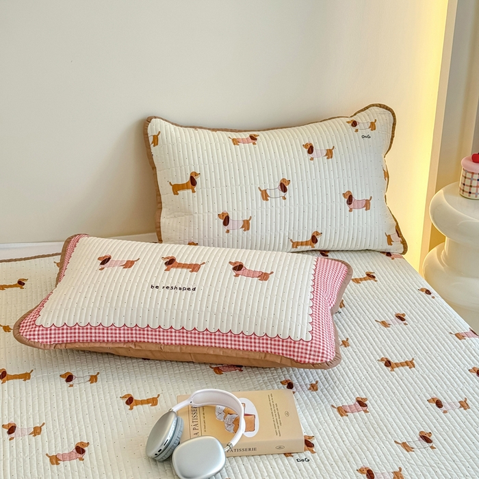 91家纺网 家纺一手货源 找家纺 橙子家居 2025新款双面纯棉夹层新疆棉花数码印花系列床盖单件-单床盖 淑女狗