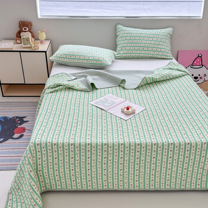 91家纺网 家纺一手货源 找家纺 橙子家居 2025新款双面全棉纯棉13372印花棉花床盖三件套-第二批 雾夏-绿