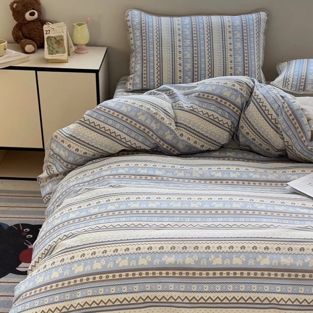 91家纺网 家纺一手货源 找家纺 橙子家居 2025新款双面全棉纯棉13372印花棉花床盖四件套-第二批 波西米亚浅蓝