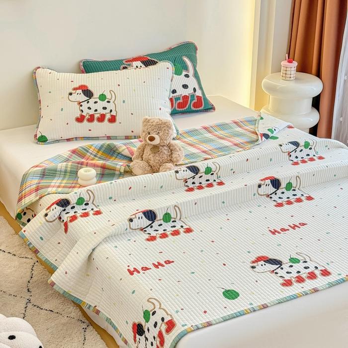 91家纺网 家纺一手货源 找家纺 橙子家居 2025新款双面纯棉夹层新疆棉花数码印花床盖四件套-第一批 斑点狗红