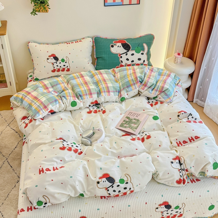 91家纺网 家纺一手货源 找家纺 橙子家居 2025新款双面纯棉夹层新疆棉花数码印花床盖四件套-第一批 斑点狗红