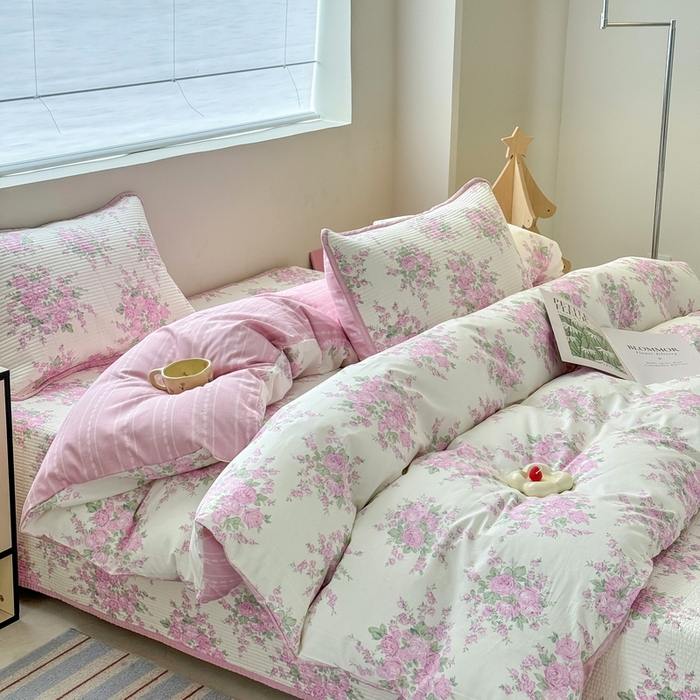 91家纺网 家纺一手货源 找家纺 橙子家居 2025新款双面全棉纯棉13372印花棉花床盖四件套-第二批 苏亚粉