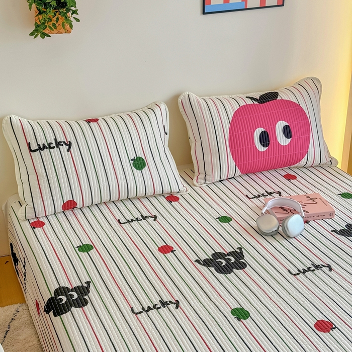 91家纺网 家纺一手货源 找家纺 橙子家居 2025新款双面纯棉夹层新疆棉花数码印花床盖四件套-第一批 大眼萌红