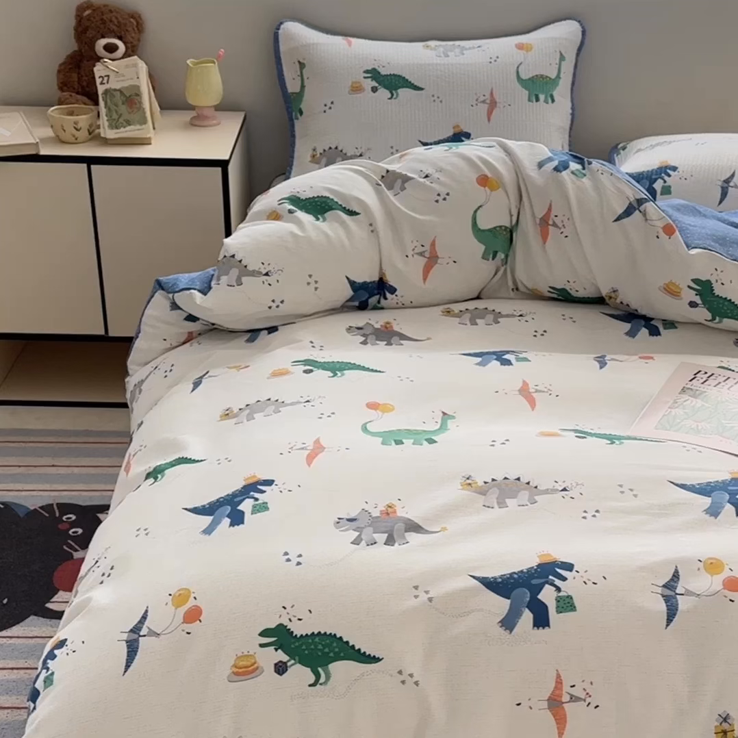 91家纺网 家纺一手货源 找家纺 橙子家居 2025新款双面全棉纯棉13372印花棉花床盖四件套-第二批 小飞龙