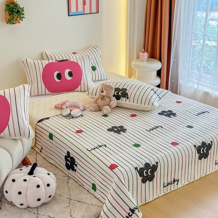 91家纺网 家纺一手货源 找家纺 橙子家居 2025新款双面纯棉夹层新疆棉花数码印花床盖四件套-第一批 大眼萌红