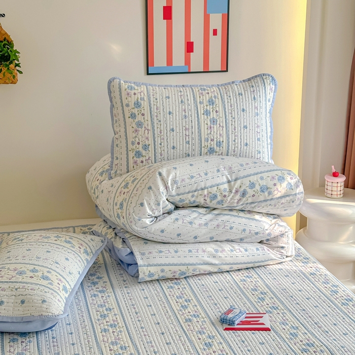 91家纺网 家纺一手货源 找家纺 橙子家居 2025新款双面纯棉夹层新疆棉花数码印花床盖四件套-第一批 花蔓蓝