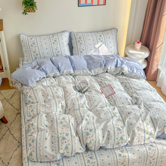 91家纺网 家纺一手货源 找家纺 橙子家居 2025新款双面纯棉夹层新疆棉花数码印花床盖四件套-第一批 花蔓蓝