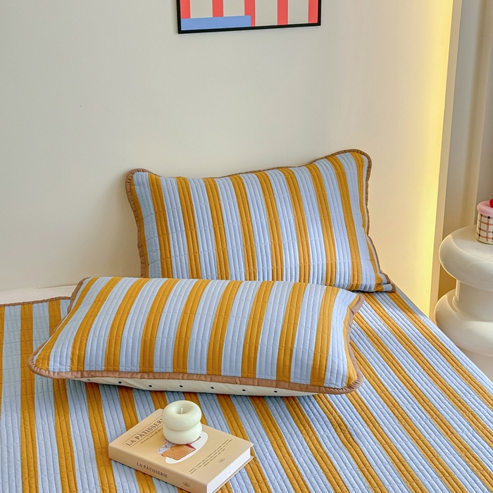 91家纺网 家纺一手货源 找家纺 橙子家居 2025新款双面纯棉夹层新疆棉花数码印花床盖四件套-第一批 黄宽条