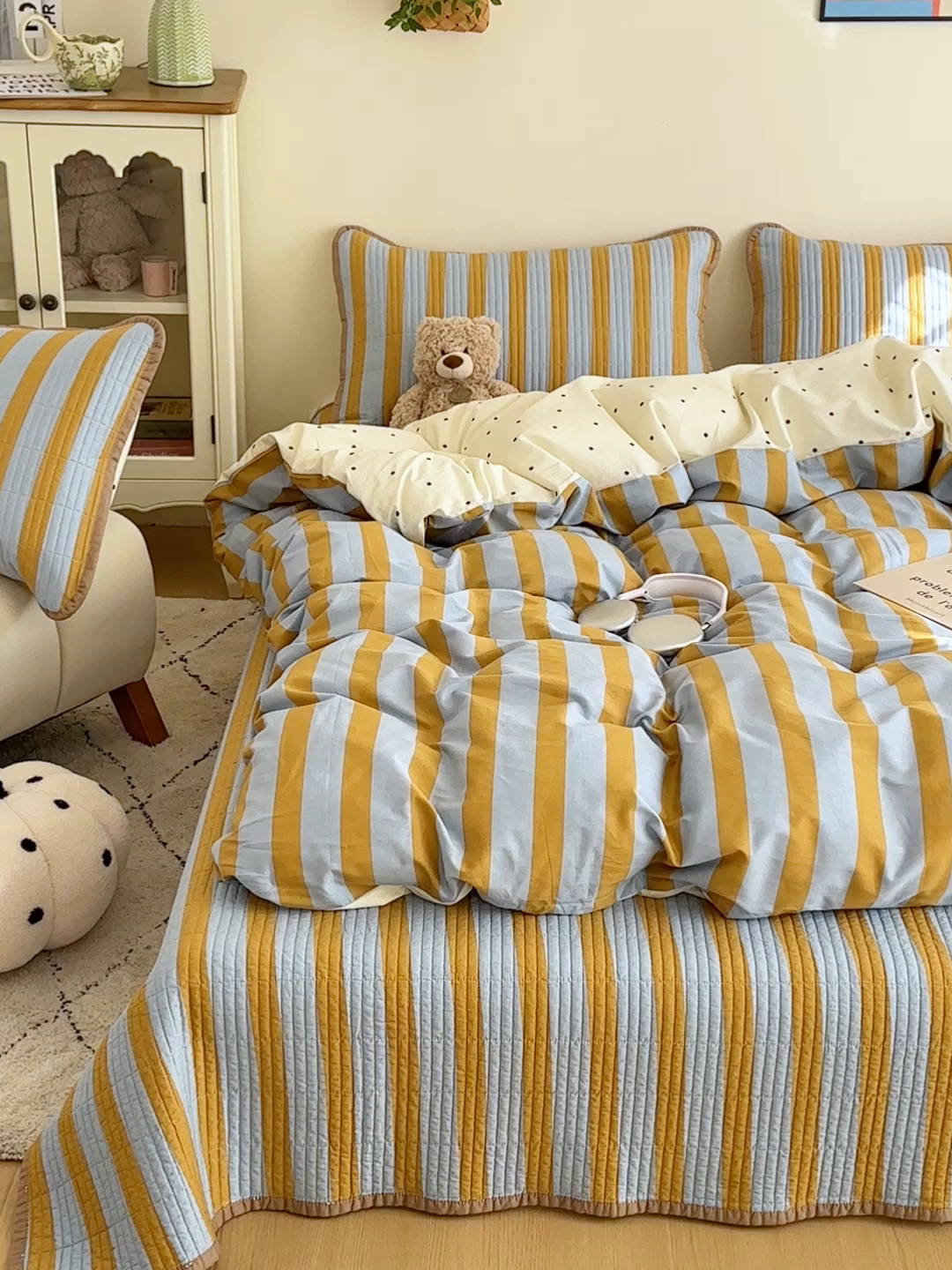 91家纺网 家纺一手货源 找家纺 橙子家居 2025新款双面纯棉夹层新疆棉花数码印花床盖四件套-第一批 黄宽条