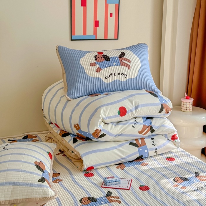 91家纺网 家纺一手货源 找家纺 橙子家居 2025新款双面纯棉夹层新疆棉花数码印花床盖四件套-第一批 柿柿狗