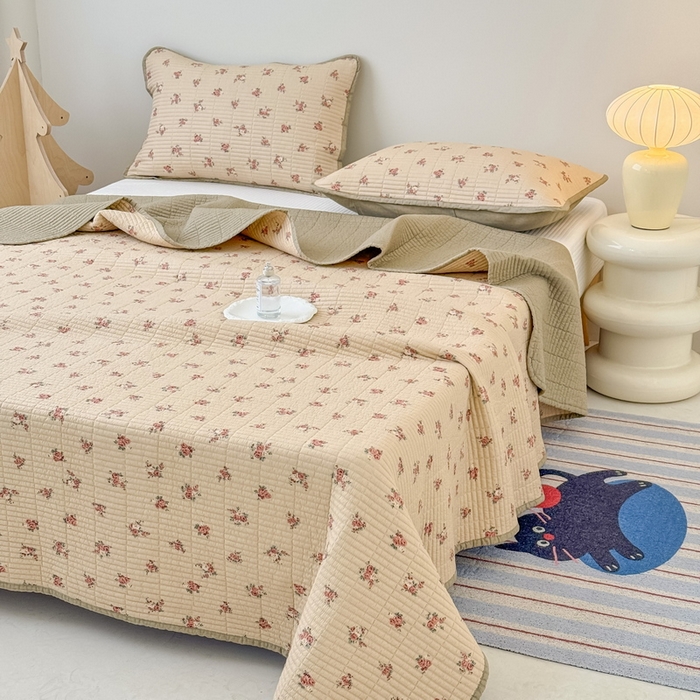 91家纺网 家纺一手货源 找家纺 橙子家居 2025新款双面全棉纯棉砂洗夹棉床盖三件套 贝丽花都