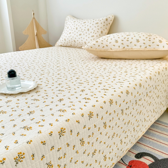 91家纺网 家纺一手货源 找家纺 橙子家居 2025新款双面全棉纯棉砂洗夹棉床盖三件套 薇恋时光