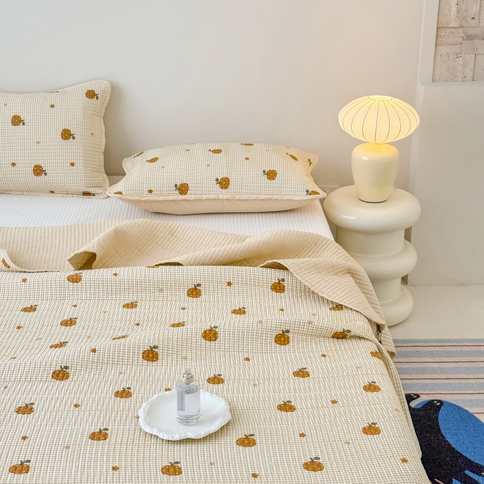 91家纺网 家纺一手货源 找家纺 橙子家居 2025新款双面全棉纯棉砂洗夹棉床盖三件套 甜心南瓜