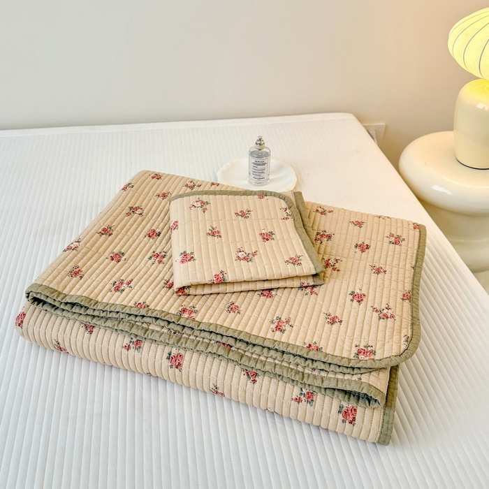 91家纺网 家纺一手货源 找家纺 橙子家居 2025新款双面全棉纯棉砂洗夹棉床盖三件套 贝丽花都