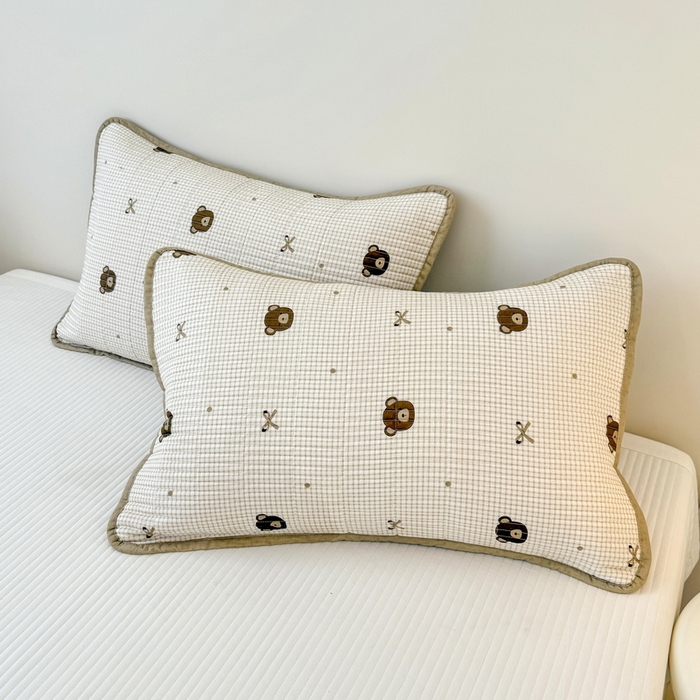 91家纺网 家纺一手货源 找家纺 橙子家居 2025新款双面全棉纯棉砂洗夹棉床盖三件套 小熊贝蒂