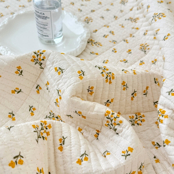 91家纺网 家纺一手货源 找家纺 橙子家居 2025新款双面全棉纯棉砂洗夹棉床盖三件套 薇恋时光