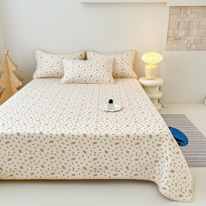 91家纺网 家纺一手货源 找家纺 橙子家居 2025新款双面全棉纯棉砂洗夹棉床盖三件套 薇恋时光